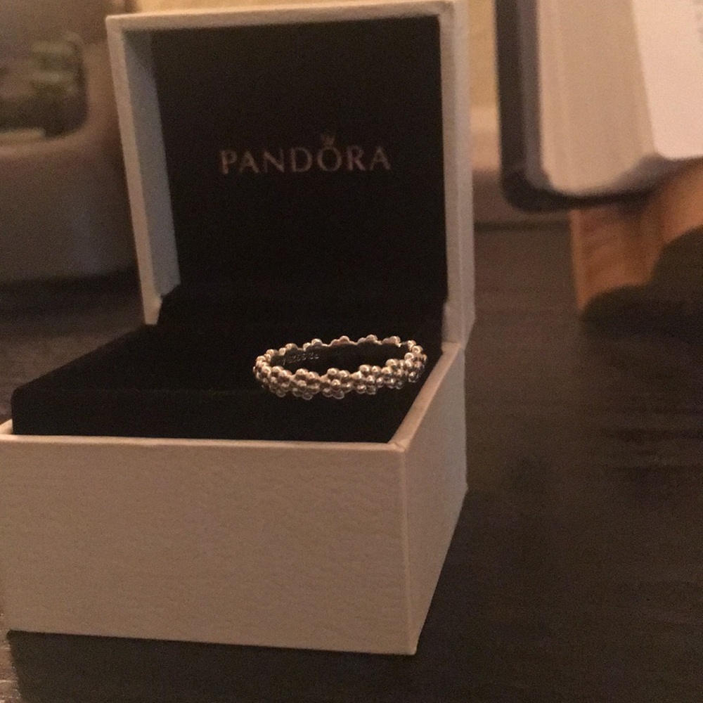 Pandora daisy ring